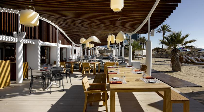 Terras van Hotel Hardrock op Ibiza