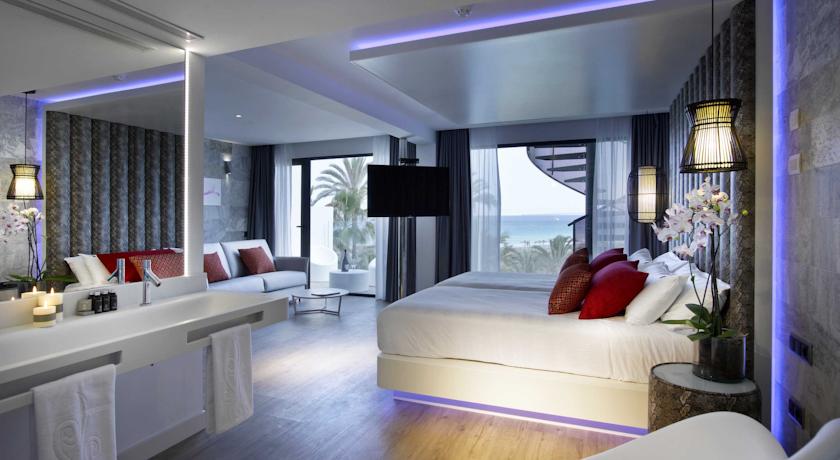 Tweepersoonskamer van Hotel Hardrock op Ibiza