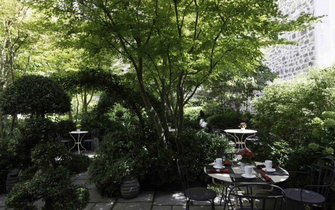 Tuin van Hotel Regent's Garden Astotel in Parijs