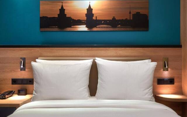 Tweepersoonskamer van Hotel Hampton Inn Berlin City Centre Alexanderplatz in Berlijn