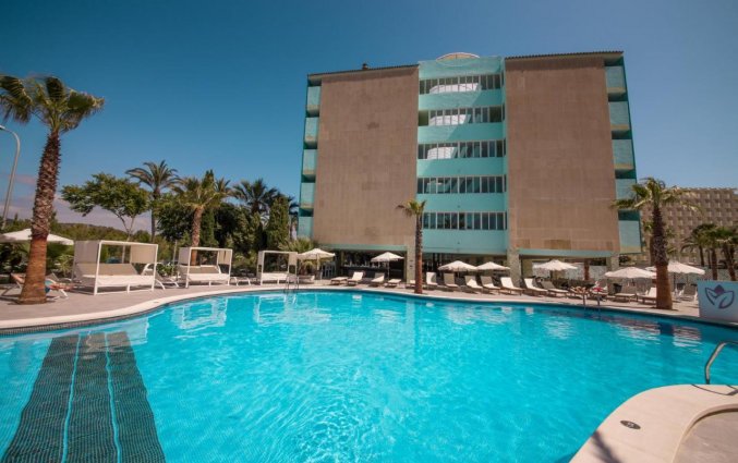 Klein Buitenzwembad bij hotel BH Mallorca