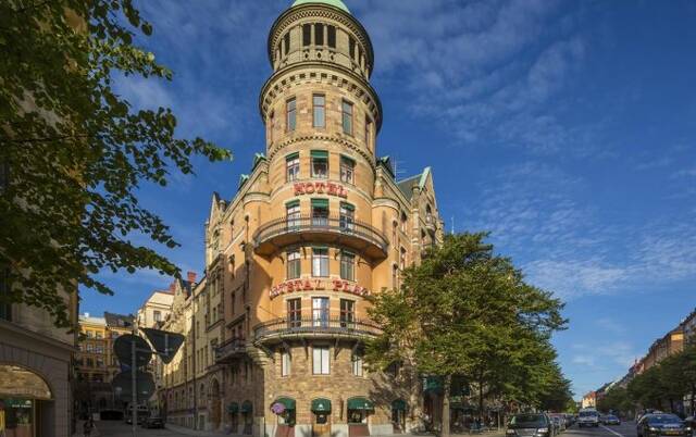Gebouw van Hotel Crystal Plaza in Stockholm