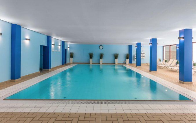 Zwembad van Hotel Doubletree By Hilton Luxemburg
