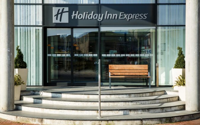 Ingang van Hotel Holiday Inn Express in Arnhem