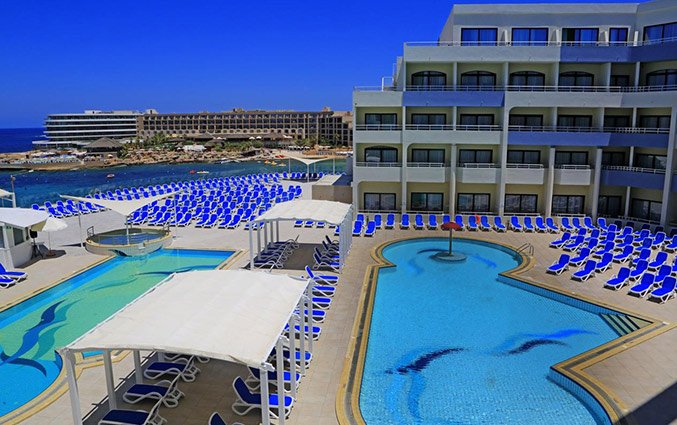 Buitenkant van Hotel Labranda Riviera Premium Resort Spa op Malta