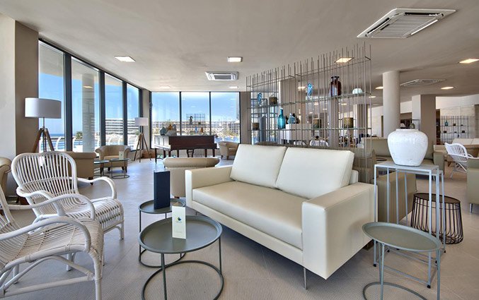 Lounge van Hotel Labranda Riviera Premium Resort Spa op Malta