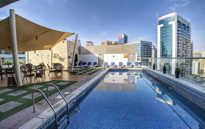 Zwembad van Hotel Signature 1 Tecom Dubai