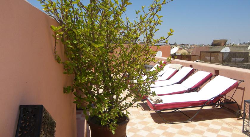 Terras met zonneterras van Riad L'Oiseau du Paradis in Marrakech