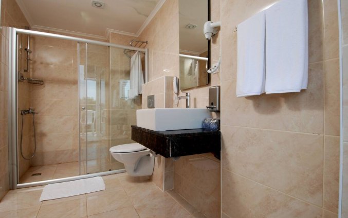 Badkamer van Hotel Maya World in Side