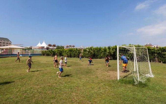 Voetbalveld van Hotel Primasol Hane Garden in Side