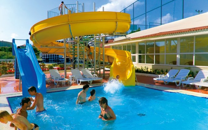 Buitenzwembad van Hotel Febeach in Side