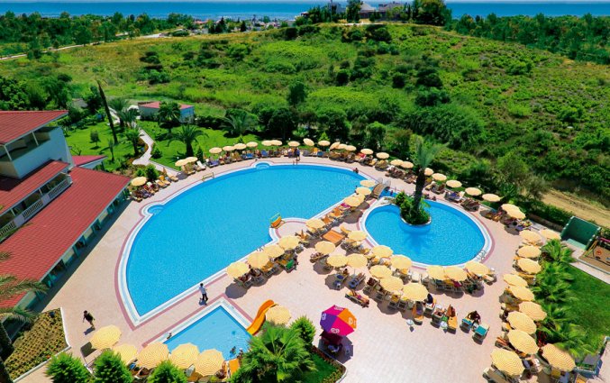 Buitenzwembad van Hotel Febeach in Side