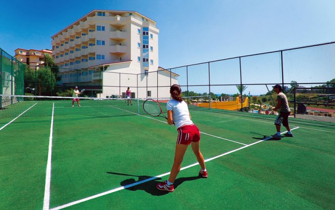 Tennisbaan van Hotel Febeach in Side