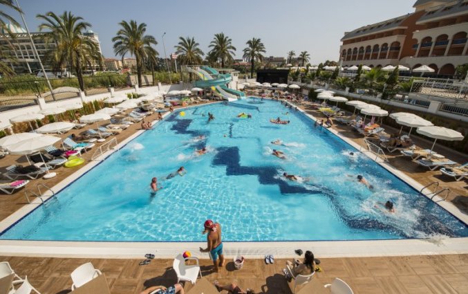 Buitenzwembad van Hotel Palm World in Side