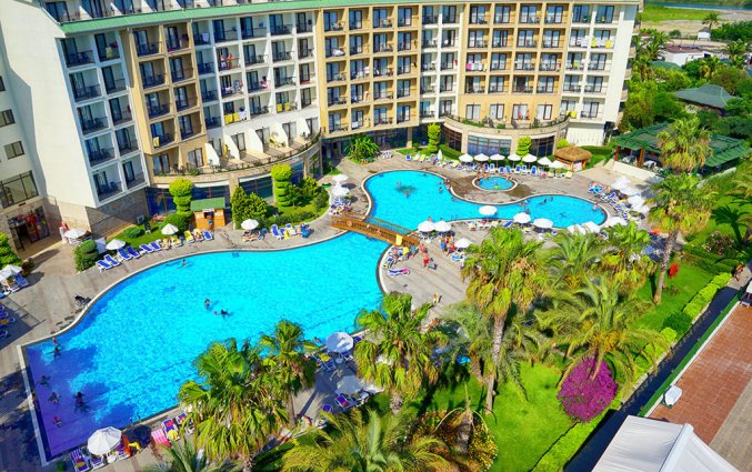 Buitenzwembad van Resort & Spa Lyra in Side