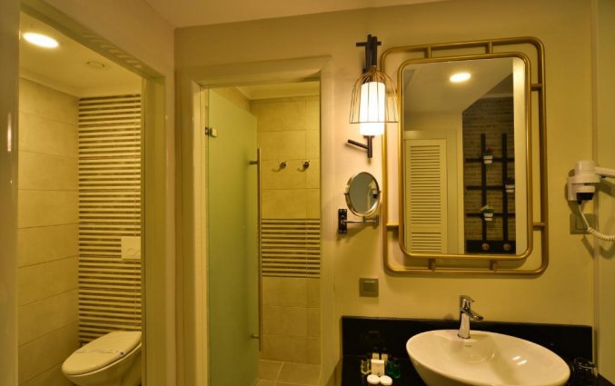 Badkamer van een tweepersoonskamer van Resort en Spa Seaden Valentine in Side