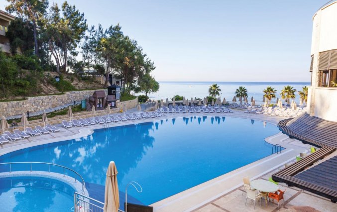 Zwembad van Hotel Melas Holiday Village in Side