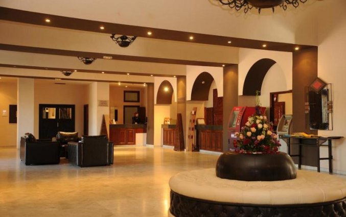 Lobby bij hotel Oasis