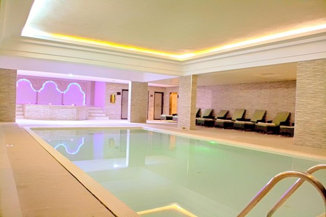 Binnenzwembad van Kasbah Hotel & Spa in Marrakech