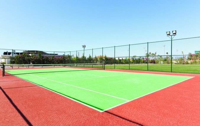 Tennisbaan van Resort Ramada by Wyndham Lara in Antalya