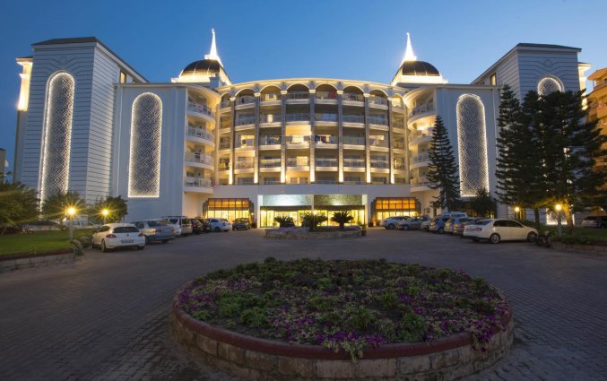 Ingang van Hotel Kirman Sidera Luxury & Spa in Alanya