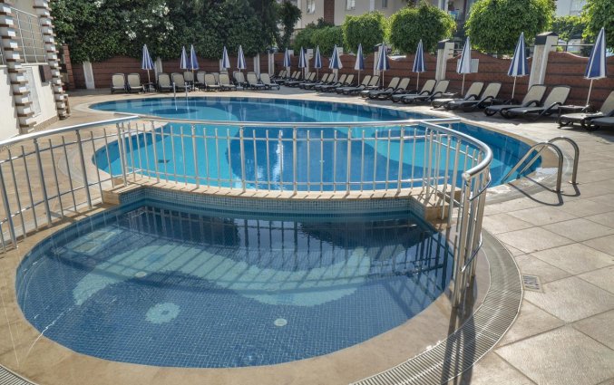 Zwembaden van Hotel Gardenia Beach in Alanya