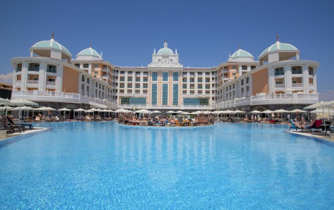 Buitenzwembad van Hotel Litore Resort & Spa in Alanya