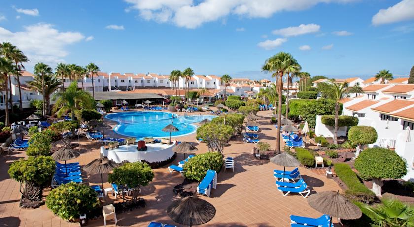 Buitenzwembad van Appartementen CLC Sunningdale Village op Tenerife