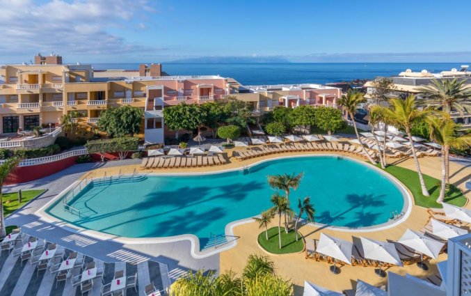 Buitenzwembad van Appartementen Allegro Isora op Tenerife