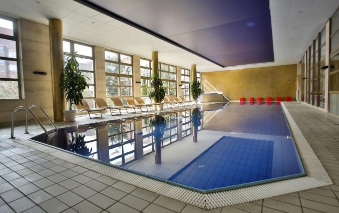 Zwembad van Adina Apartment Hotel Budapest