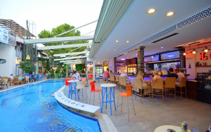 Zwembad van Istankoy Hotel