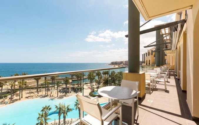 Restaurant terras bij Hilton Malta