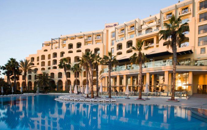 Zwembad bij Hilton Malta