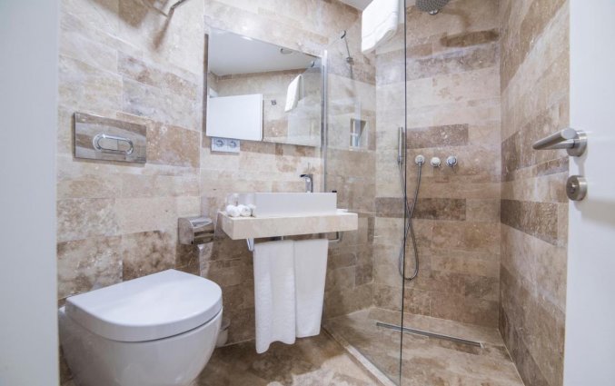 Badkamer van Yalikavak Marina Boutique Hotel Bodrum
