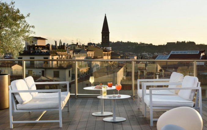 Lounge met uitzicht van Hotel Glance in Florence