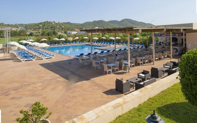 Tuin met zwembad van Invisa Es Pla Ibiza