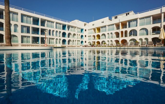 Zwembad van Ebano Hotel Apartments & Spa Ibiza