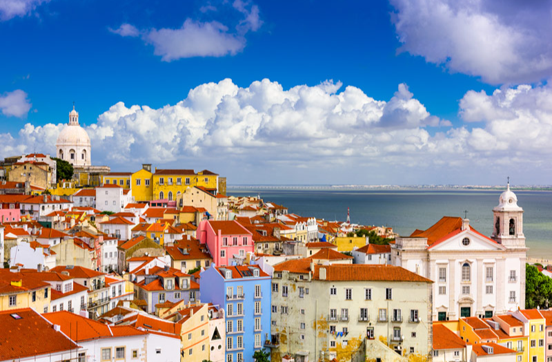 Stad en zee in Lissabon