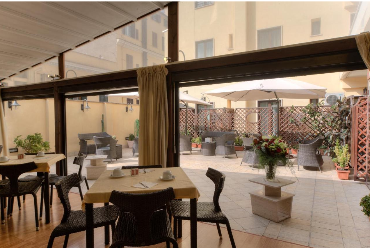 Restaurant en terras van Hotel Galileo Rome