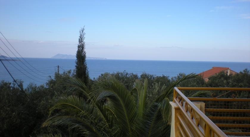 Uitzicht van Appartementen Lofos op Corfu