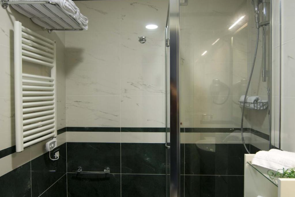 Badkamer van iH hotels Bari Oriente
