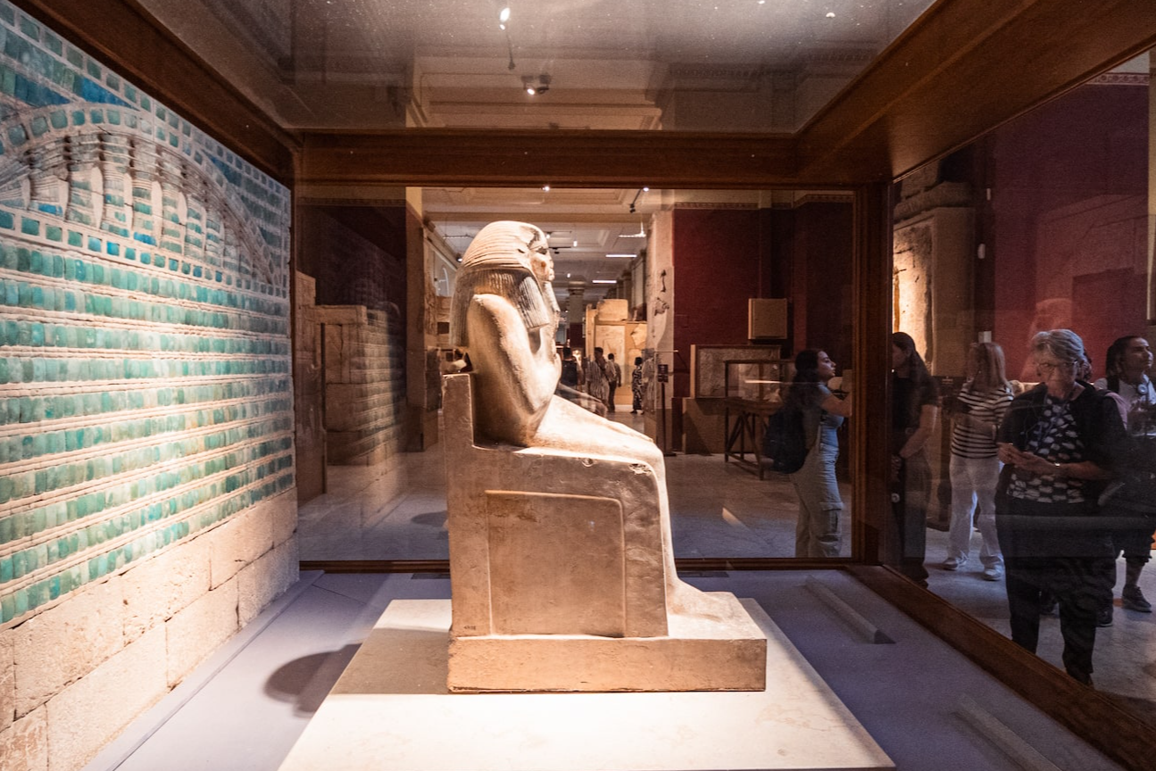 egyptisch museum standbeeld djoser