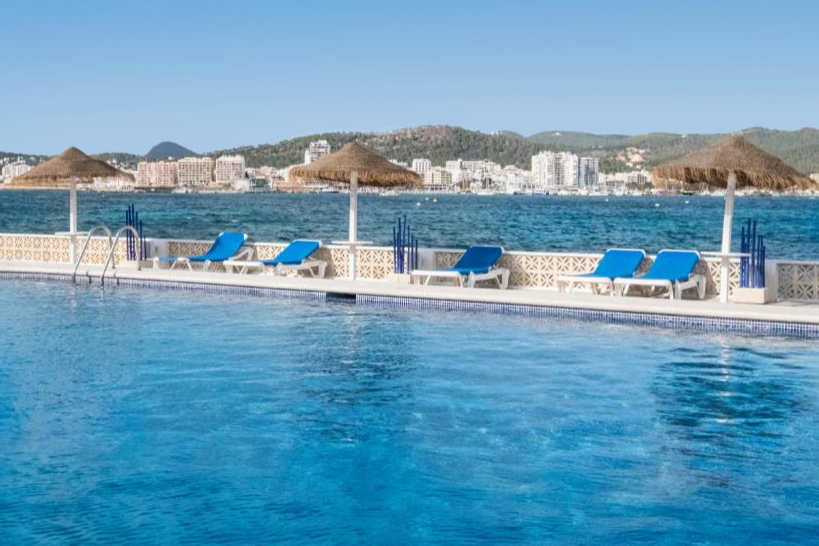 Zwembad van hotel Azuline Mar Amantis & Mar Amantis II