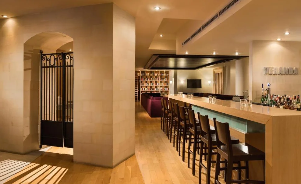 The Island Hotel (Adult only) bar