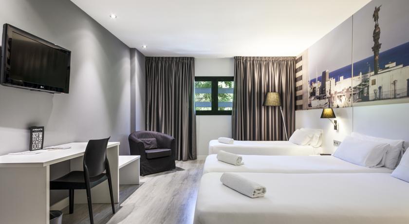 Tweepersoonskamer met double bed van hotel Andante in Barcelona