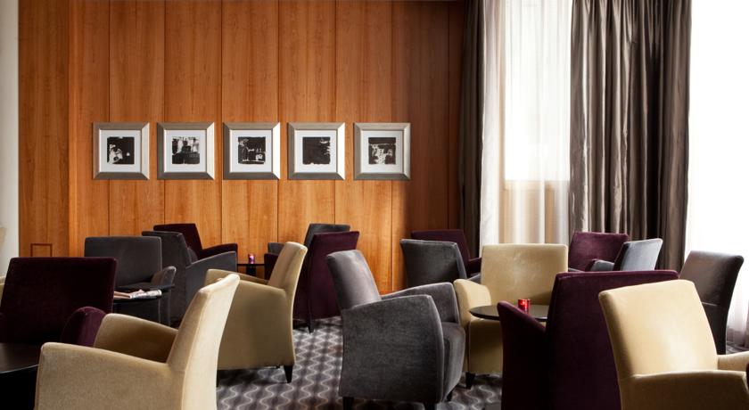 Lounge van Hotel Radisson Blu Saga op IJsland