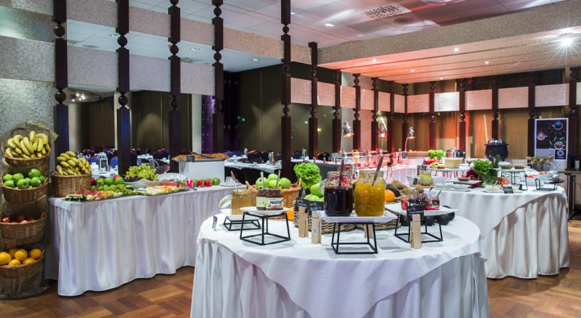 Ontbijtbuffet van Hotel Radisson Blu Saga op IJsland