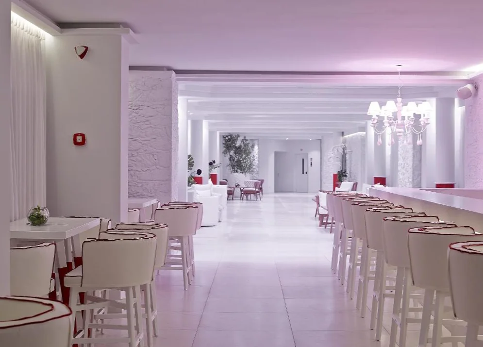 Dimitra Beach Hotel & Suites bar
