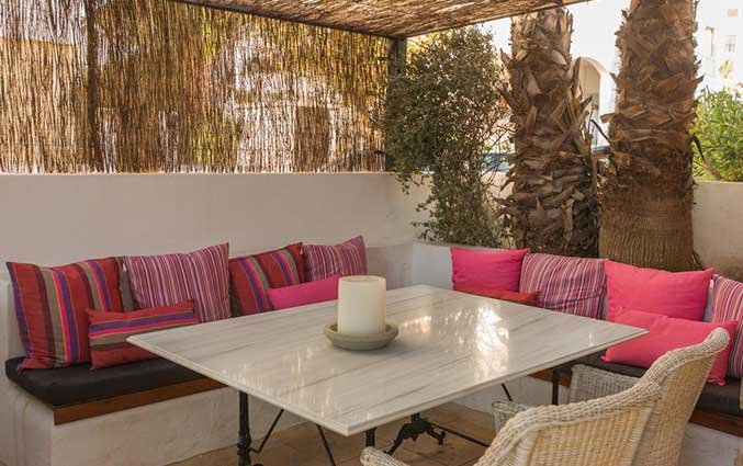 Loungedeel van hotel Tres Torres op Ibiza