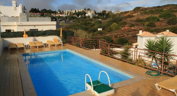 Zwembad van Hotel Colina do Mar in de Algarve